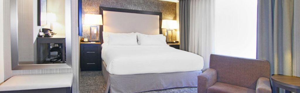 Holiday Inn Express And Suites Calgary By Ihg Exterior foto