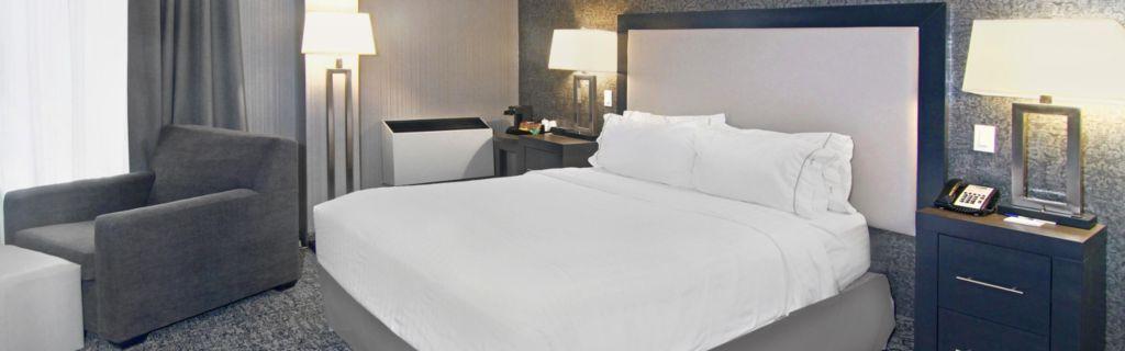 Holiday Inn Express And Suites Calgary By Ihg Exterior foto