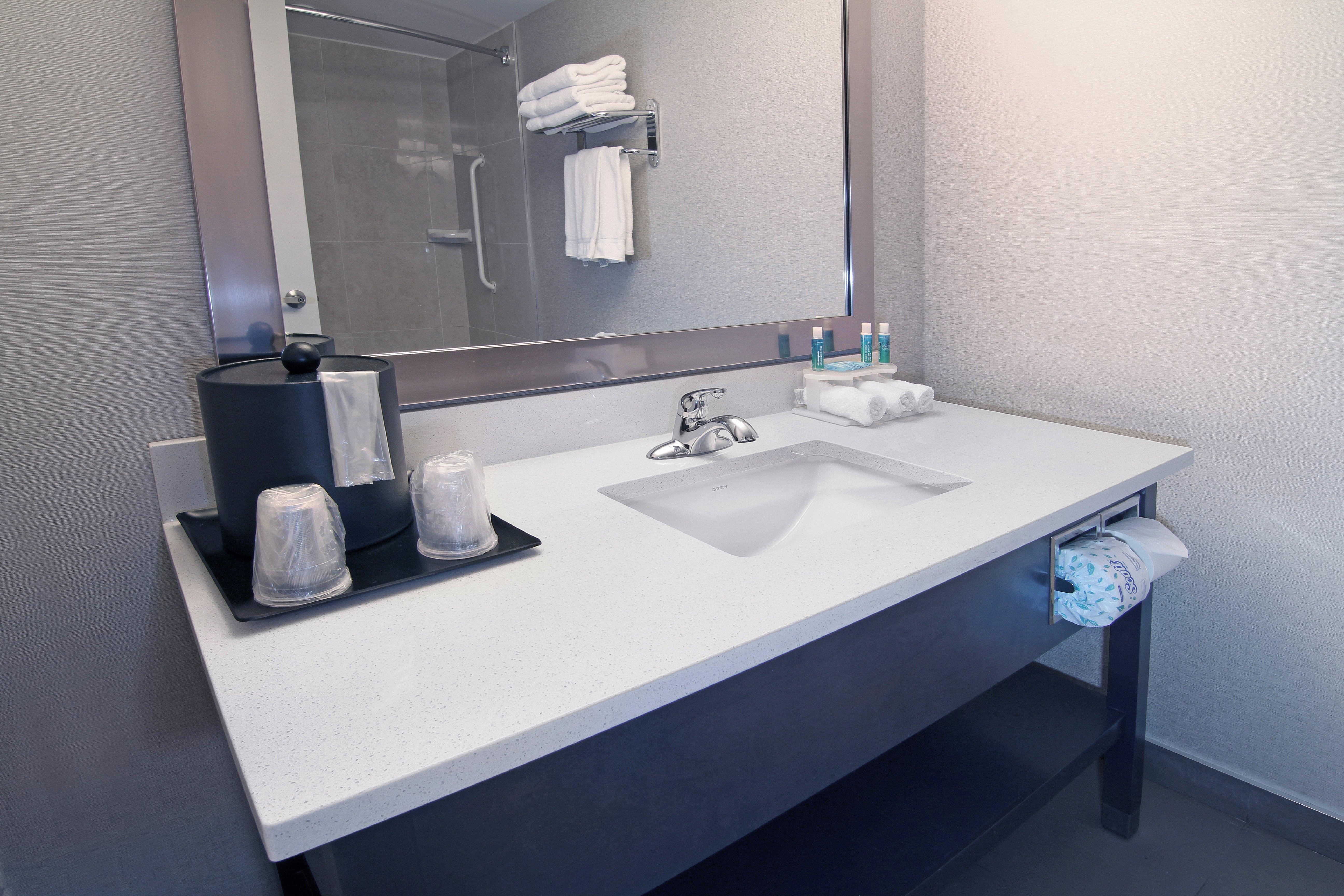Holiday Inn Express And Suites Calgary By Ihg Exterior foto